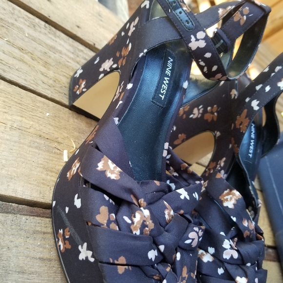 Size 7.5 High Heel Shoes Nine West Cherry Blossom Blacks Straps Buckles Ladies - Picture 5 of 11